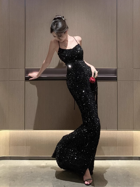 Glamorous Black Sequin Spaghetti Strap Mermaid Evening Dress