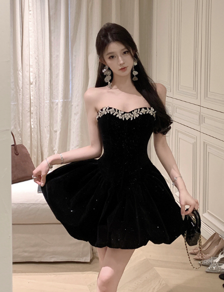 Elegant Sparkly Black Velvet Dress for Party Occasions