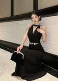 Stylish Sleeveless Black Dress with Sparkling Belt and Cut - out Neck