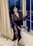 Elegant Long - sleeve Black Dress with Floral Lace Bodice