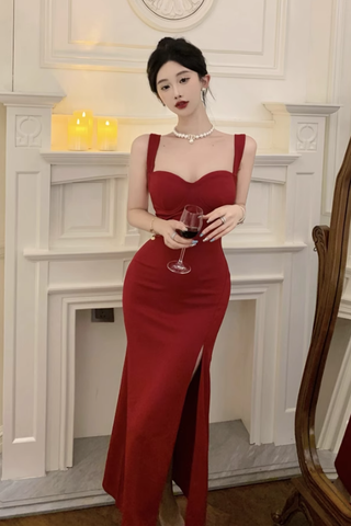 Elegant Square - Neck Crimson Mermaid Dress with Side Slit